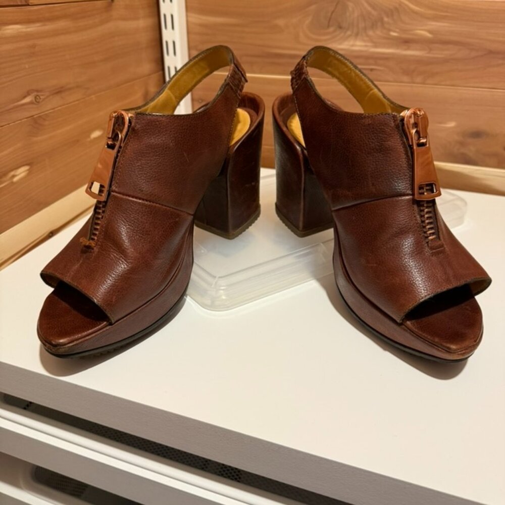 Brown Prepare 2.0 Tent, Open Toe Platform Sandal. Size 9.5